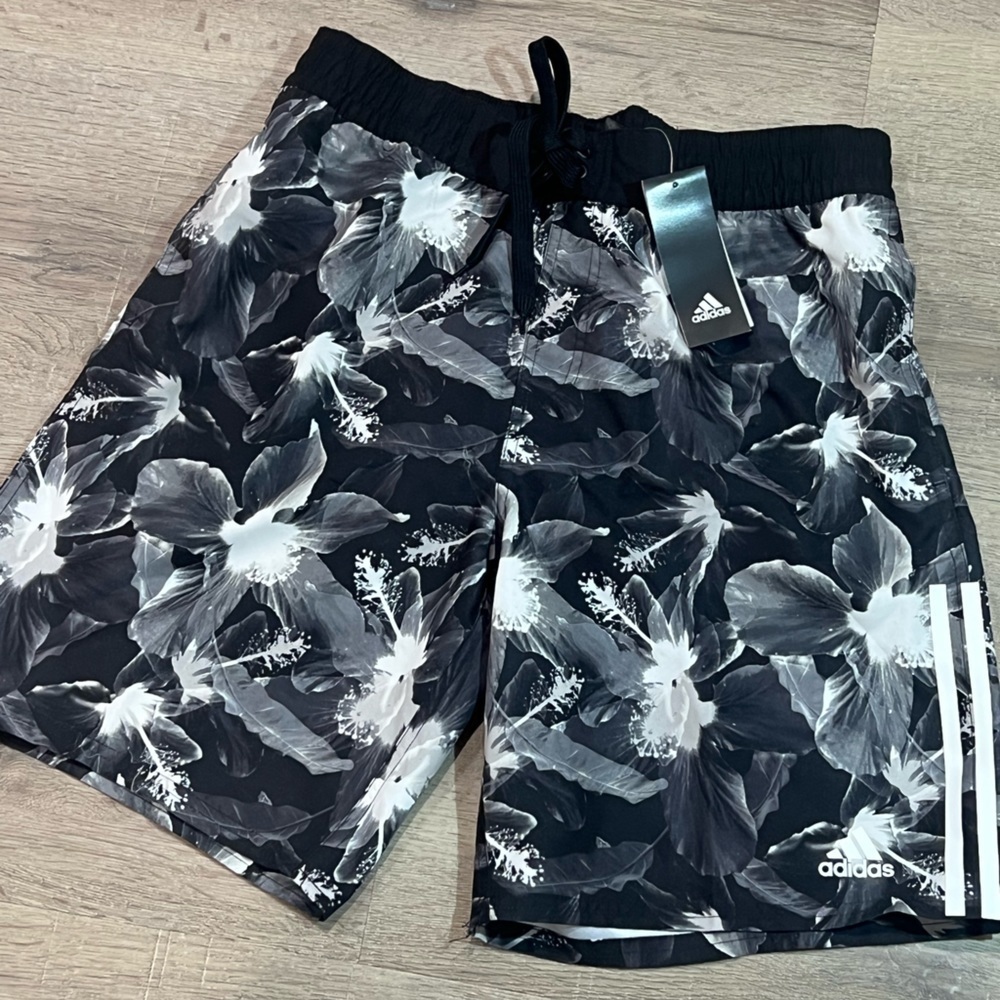 NWT Adidas Men’s Medium Hibiscus Black Floral Lined Swim Trunks